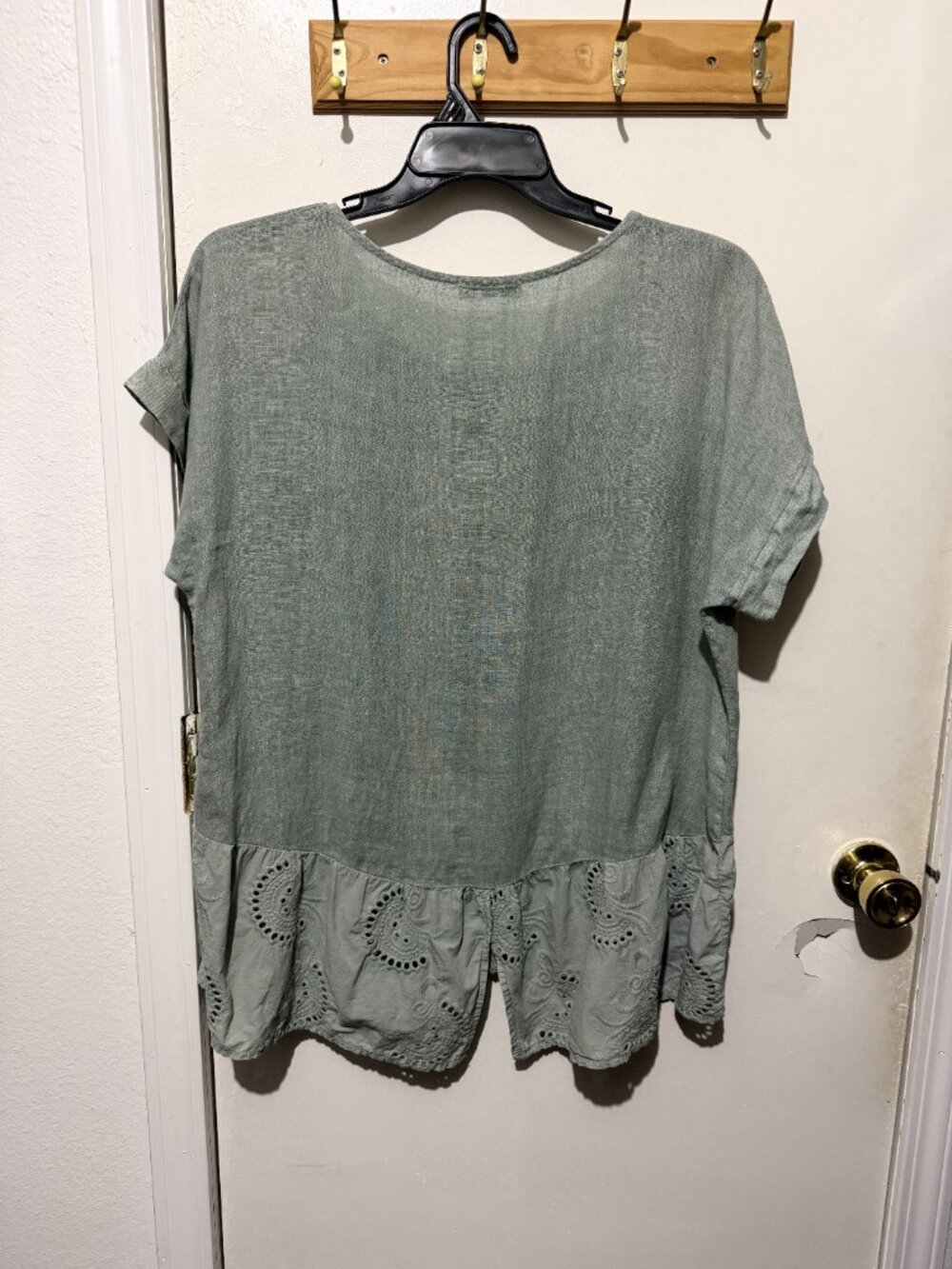 Terzo Millennio Made in Italy Sage Green Linen Eyelet Hem Tunic Top - Large - Picture 6 of 7